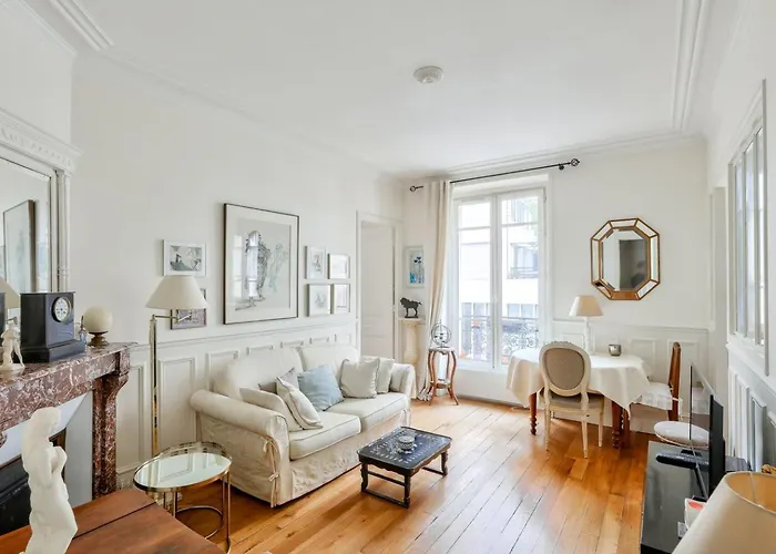 Stunning Parisian 1Br Flat Near Sacre-Coeur